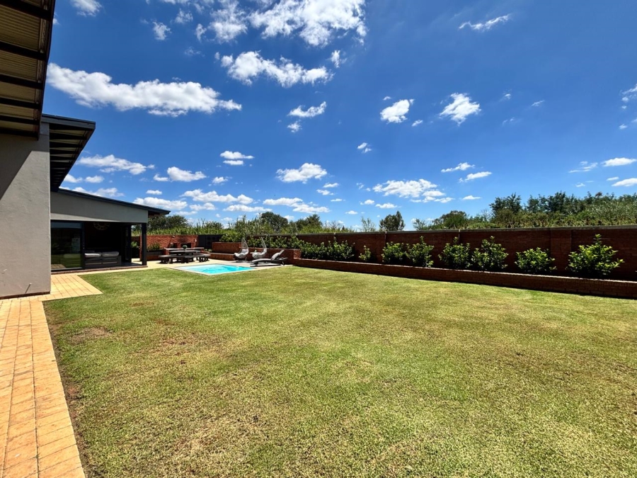 3 Bedroom Property for Sale in Van Der Hoff Park North West